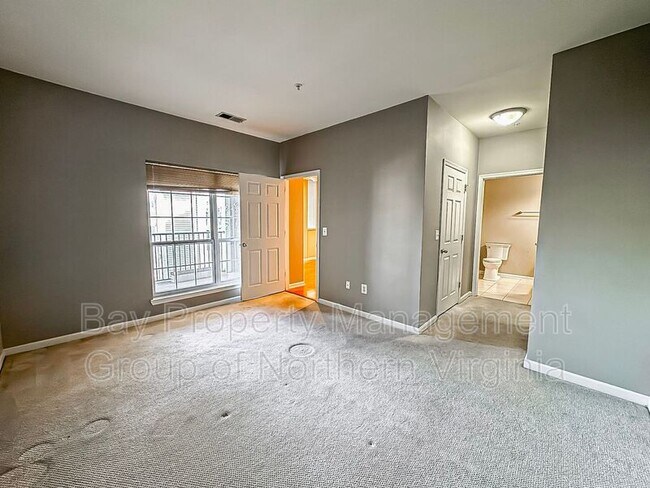 Building Photo - 4850 Eisenhower Ave