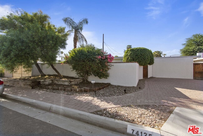 Building Photo - 74125 San Marino Way