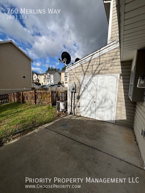 Building Photo - 760 Merlins Way