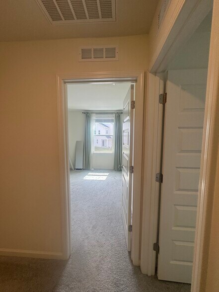 Building Photo - 116 Malbec Dr