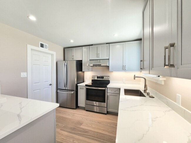 Building Photo - 3 bedroom Daly city home