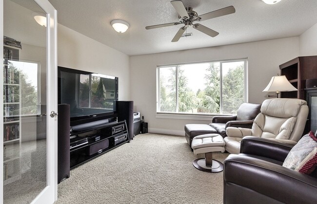 Building Photo - 16723 SW Rogue River Terrace