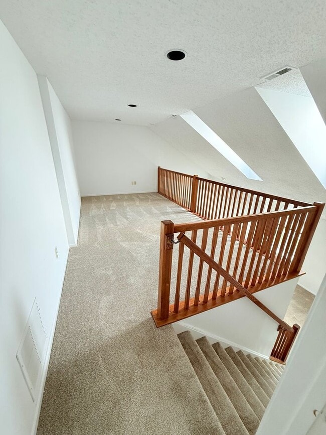Building Photo - 3 Bed / 2 Bath Warrington Townhome