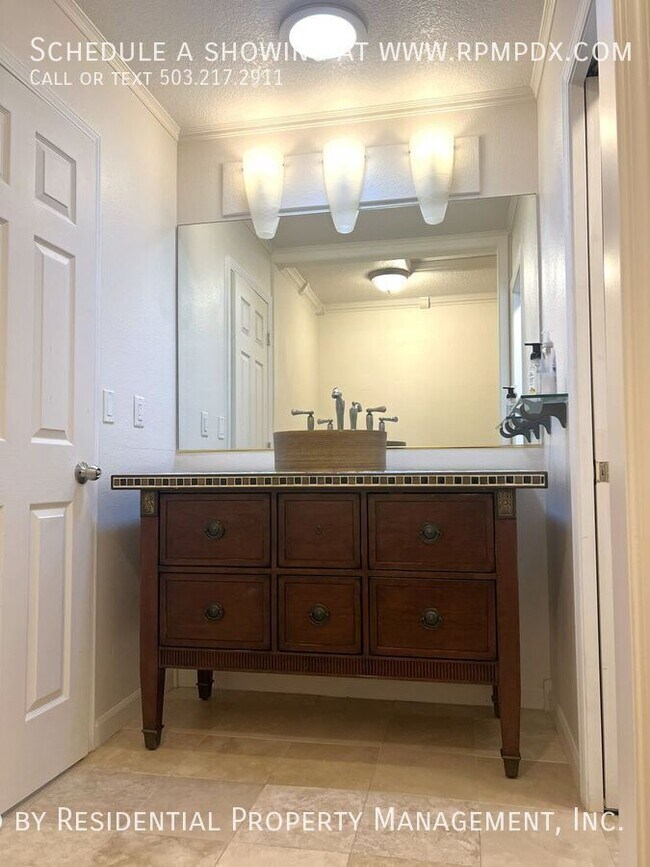 Building Photo - 6463 NW Wenmarie Dr