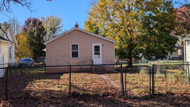 Building Photo - 1 Bedroom 1 Bathroom