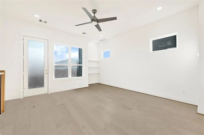 Building Photo - 4623 Cochran St