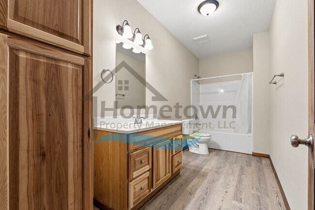 Building Photo - 4 Bedroom 2 Bathroom Home with Attached 2-Car Garage Available in Blanchard!