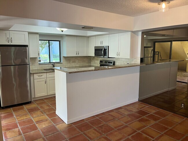 Building Photo - 1815 S Olive Ave