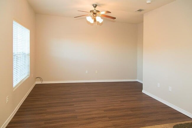 Building Photo - 1514 Bentley Cir