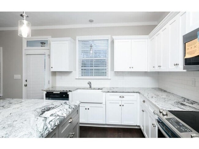 Building Photo - 210 Palisade Rdg