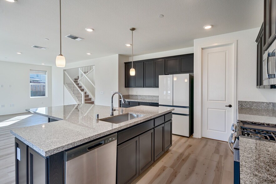 Building Photo - 4522 Drowsy Water Way