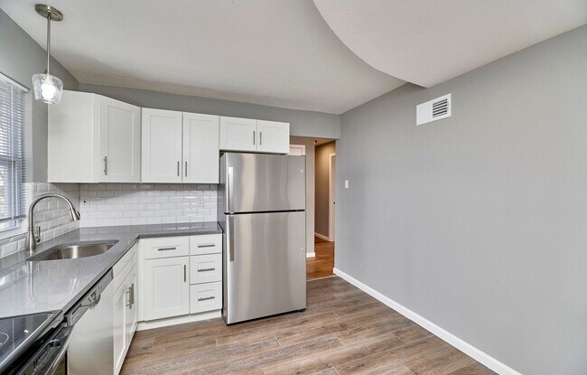 Building Photo - 255 Florisota Dr