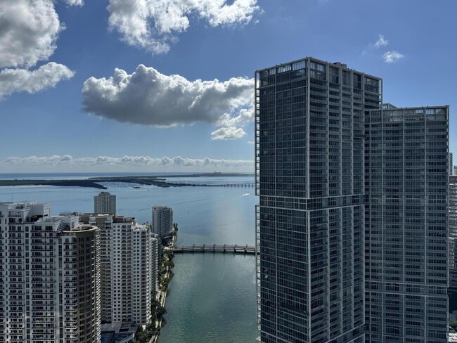 Building Photo - 300 Biscayne Blvd Way