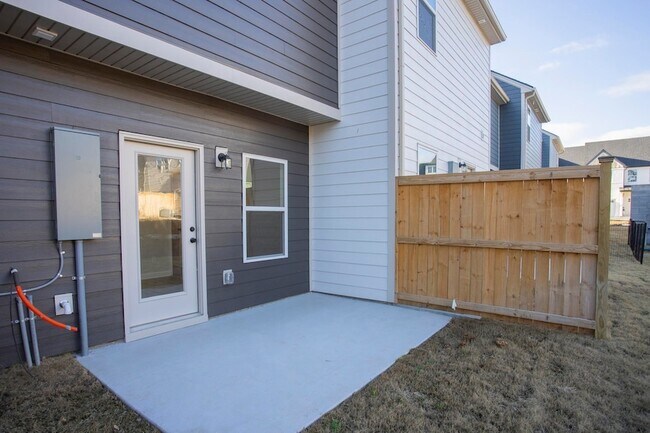 Building Photo - 521 Tappan Private Ln