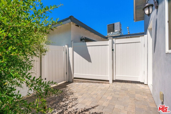 Building Photo - 19613 Haynes St