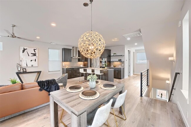 Building Photo - 2301 Bluebonnet Ln
