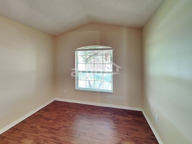 Building Photo - 29333 Yarrow Dr