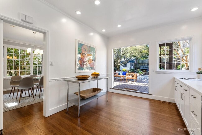 Building Photo - 230 Magellan Ave