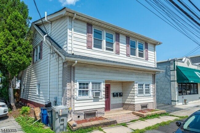 Building Photo - 106 Broughton Ave