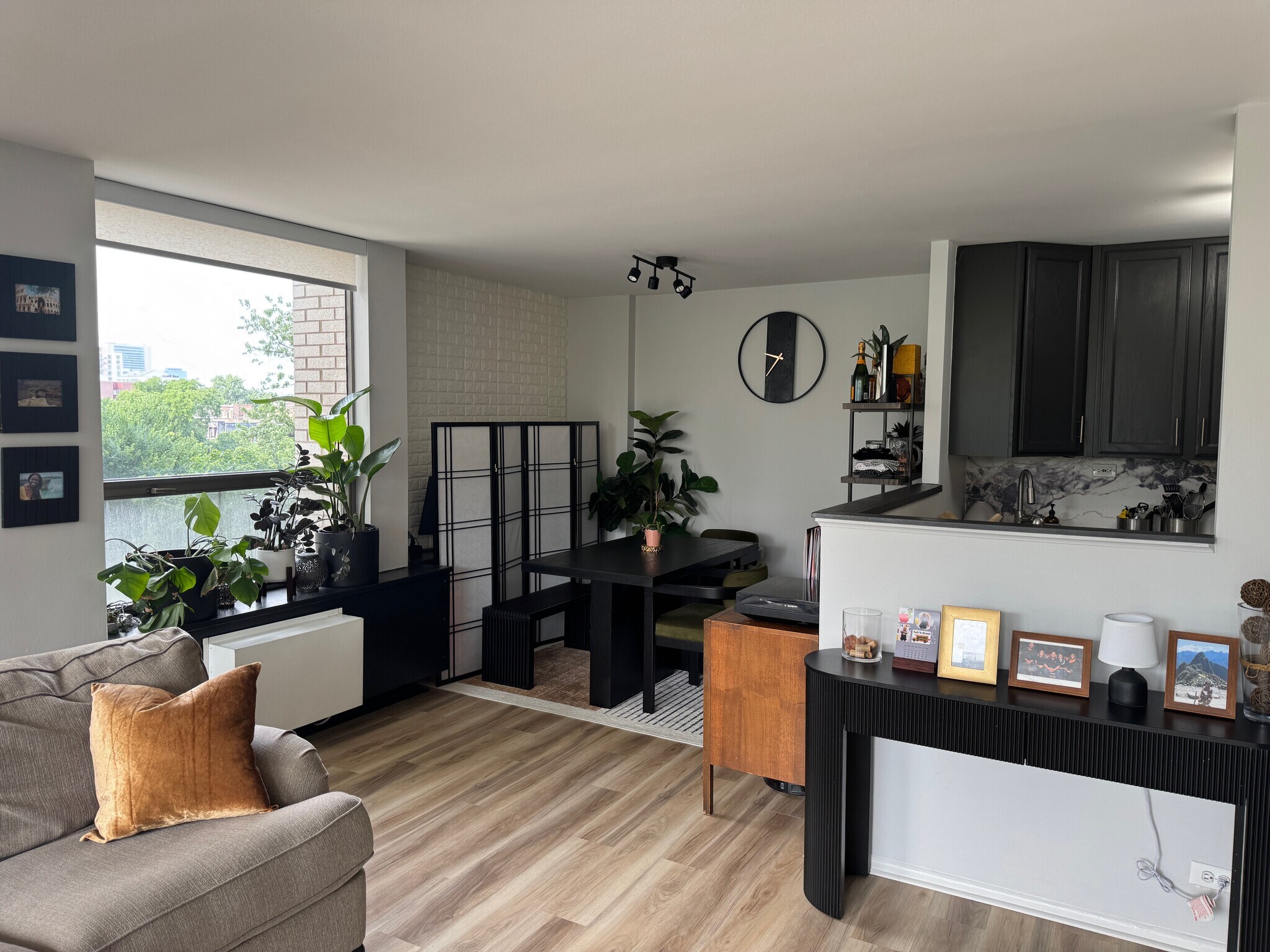 Building Photo - 1460 N Sandburg Ter