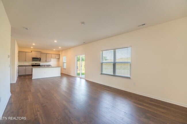 Building Photo - 322 Heritage Crossing Dr