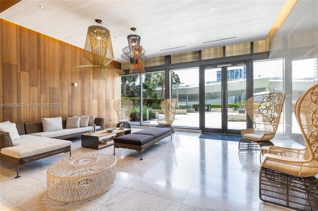 Building Photo - 68 SE 6th St