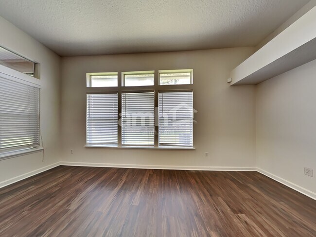 Building Photo - 8629 Derry Dr