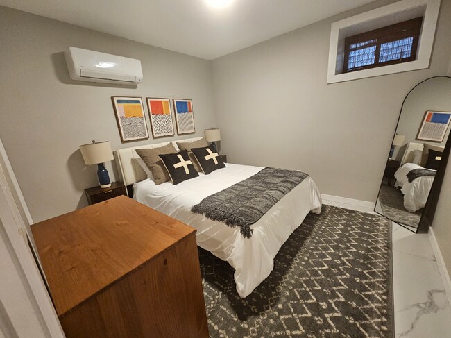 Building Photo - 1487 5th Ave