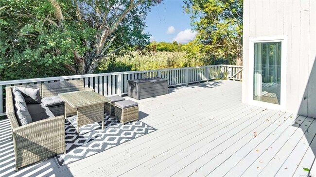 Building Photo - 19 Rogers Ln