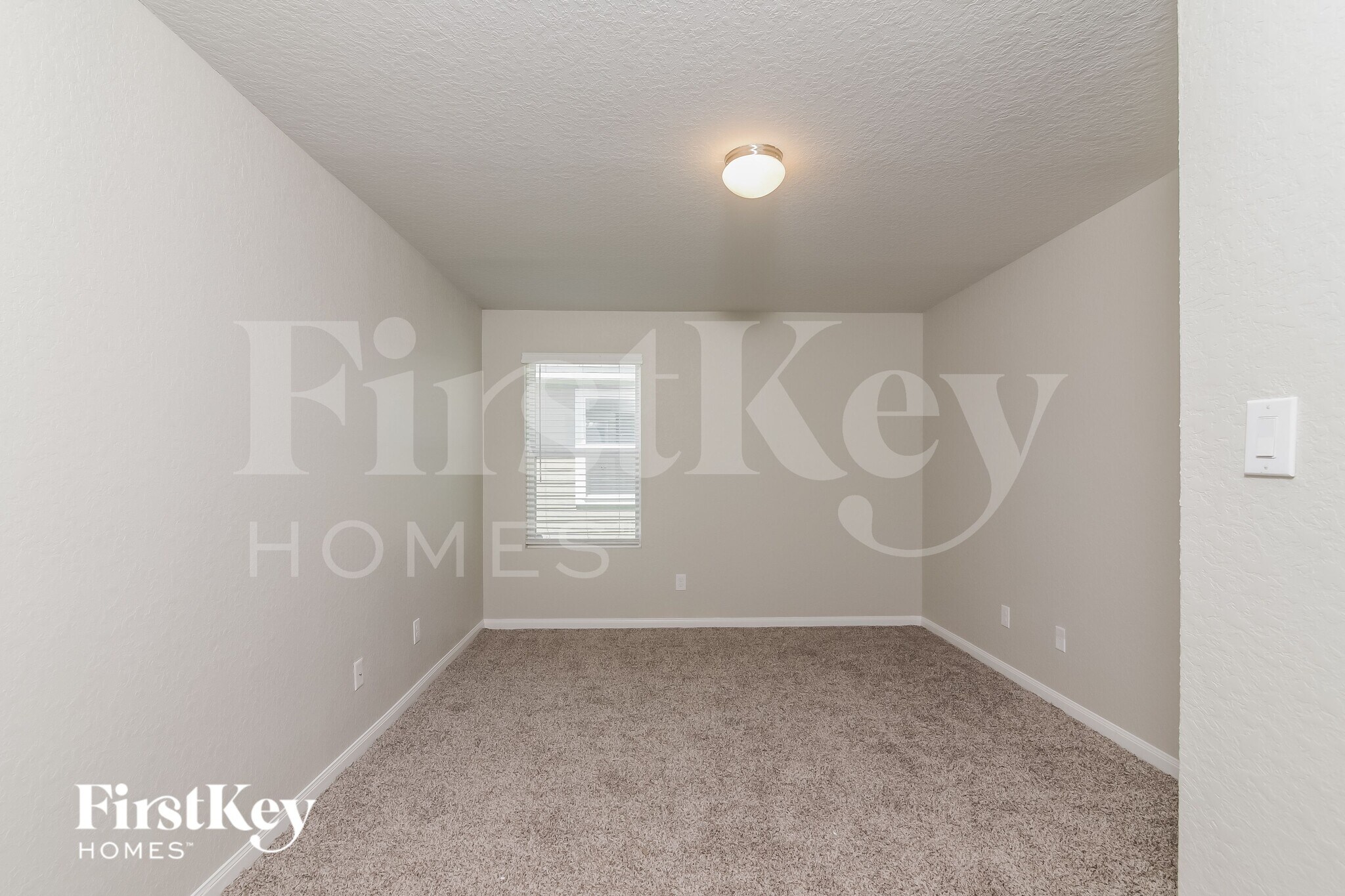 Building Photo - 14935 Cheshire Way