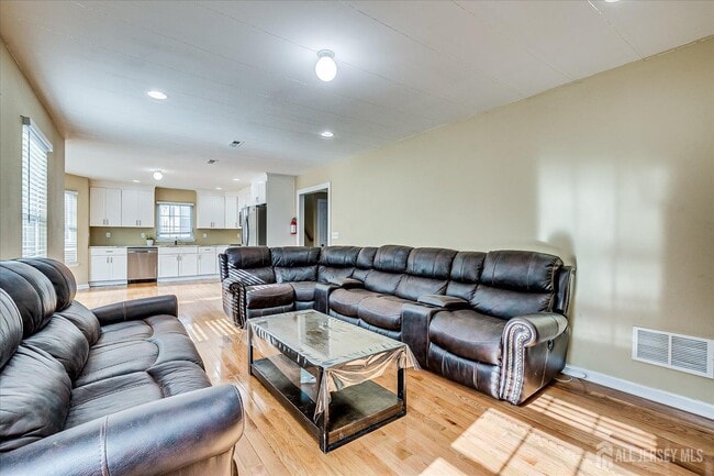 Building Photo - 169 Metuchen Ave