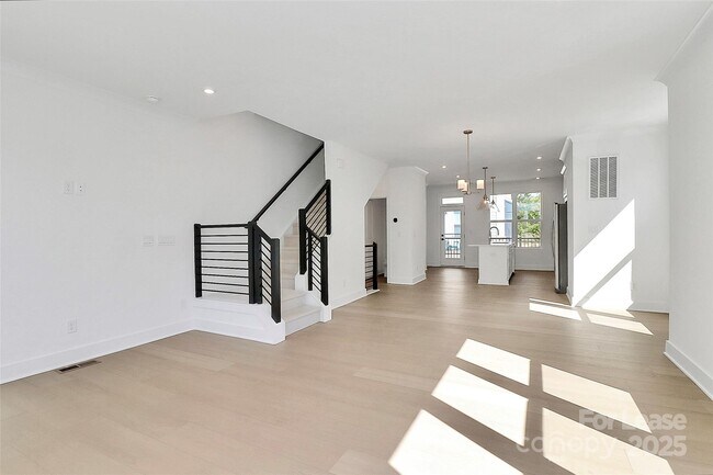 Building Photo - 1103 Kokomo Ln