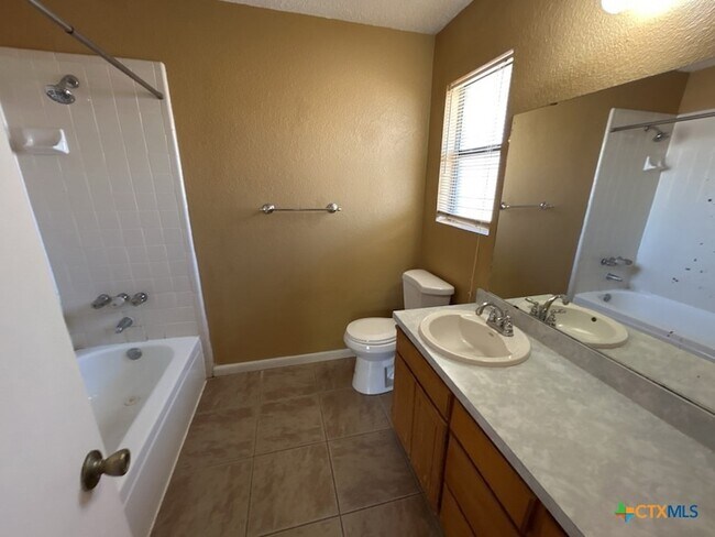 Building Photo - 4403 Jana Dr