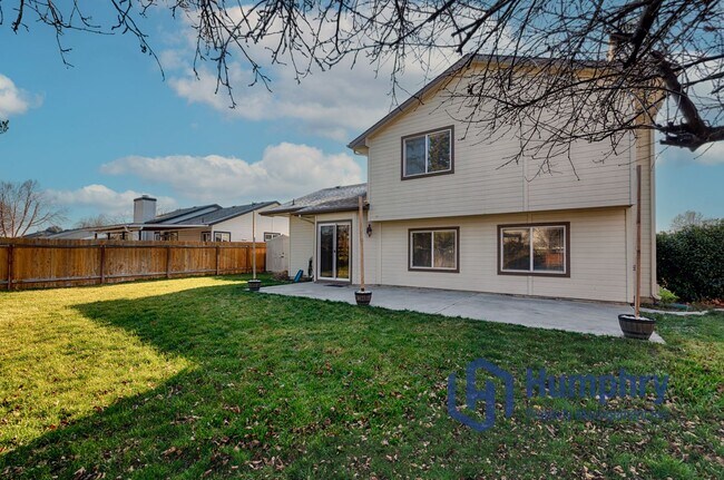 Building Photo - Beautiful home located just minutes from Settler's Park!