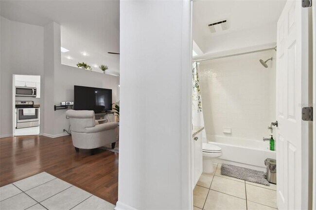 Building Photo - 4327 Murfield Dr E