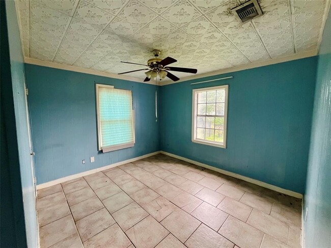 Building Photo - 6507 Longview St