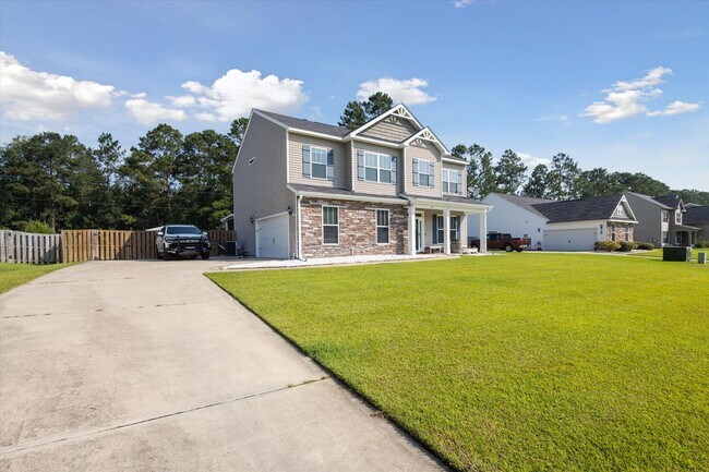 Building Photo - Spacious 4BR Home with Screened Porch & Fenced Yard in Effingham
