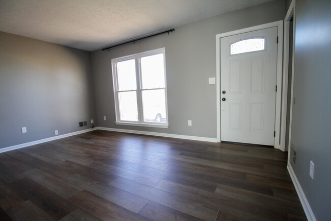 Building Photo - 4909 Stony Brook Dr