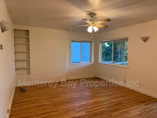 Building Photo - 395 Tabor Dr