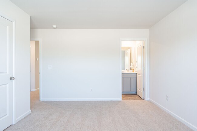 Building Photo - 207 1st St