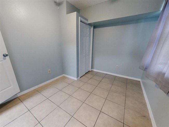 Building Photo - 1836 Plumtree Dr