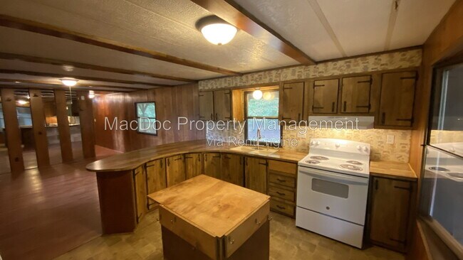 Building Photo - 2036 Mt Olive Rd