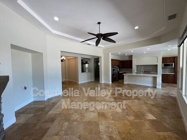 Building Photo - 135 Tesori Dr