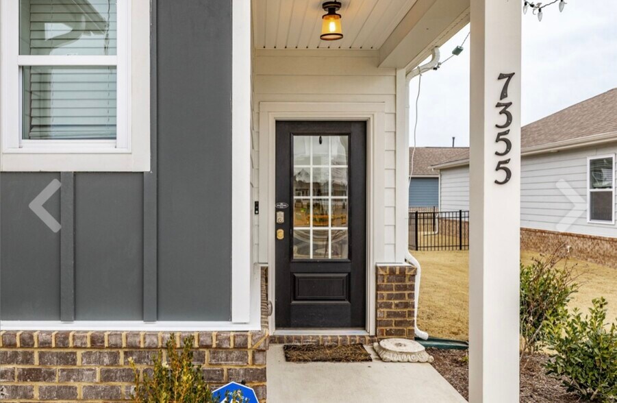 Building Photo - 7355 Lang Ave