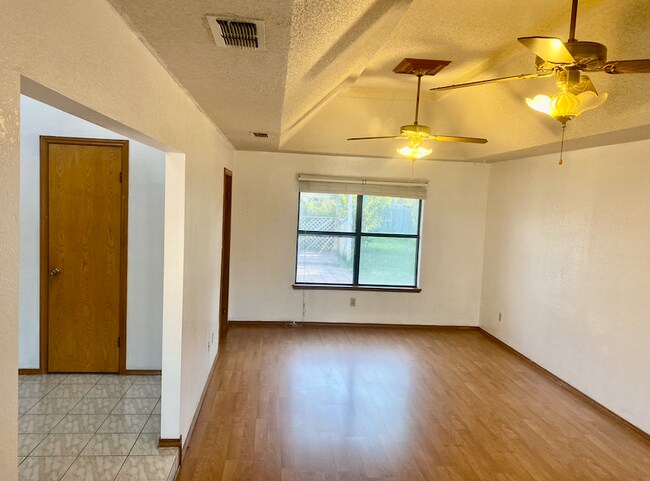 Building Photo - 1945 Zenaida Ave