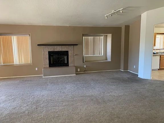 Building Photo - "Charming Sierra Vista Gem: Spacious 3-Bedroom Retreat with 6 Bathrooms on Chaparral Loop!"