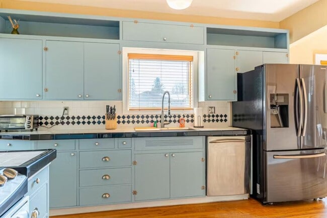 Building Photo - Beautiful 4 Bedroom Rental in Prime East Kalispell Location