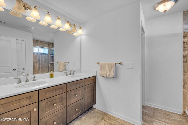 Building Photo - 2 Malcolm Way