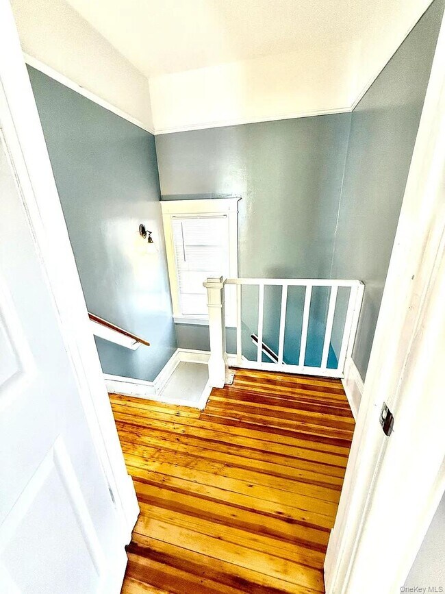 Building Photo - 30 Manitou Ave