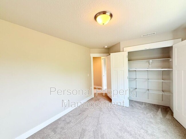 Building Photo - 1530 NW 29th Pl